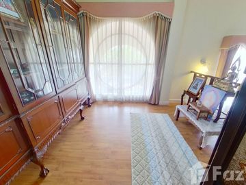 Executive Home with Pool and Guest House