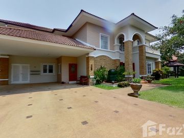 Executive Home with Pool and Guest House