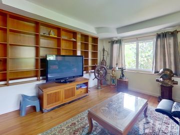 Executive Home with Pool and Guest House