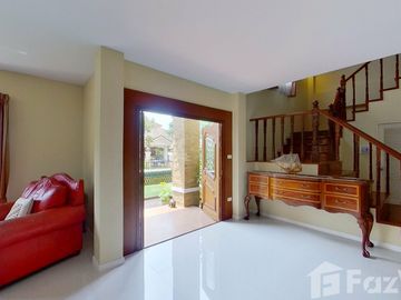 Executive Home with Pool and Guest House