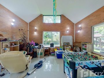 Executive Home with Pool and Guest House