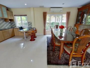 Executive Home with Pool and Guest House
