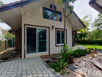Executive Home with Pool and Guest House