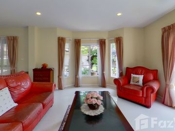 Executive Home with Pool and Guest House