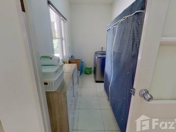 Executive Home with Pool and Guest House