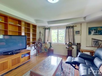 Executive Home with Pool and Guest House