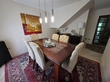 Casa en venta de 4 dorm. en Huechuraba