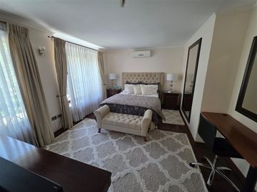 Casa en venta de 4 dorm. en Huechuraba
