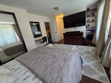 Casa en venta de 4 dorm. en Huechuraba