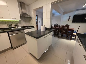Casa en venta de 4 dorm. en Huechuraba