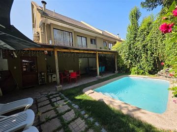 Casa en venta de 4 dorm. en Huechuraba