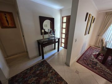 Casa en venta de 4 dorm. en Huechuraba