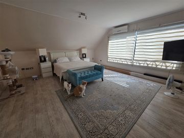 Casa en venta de 4 dorm. en Huechuraba