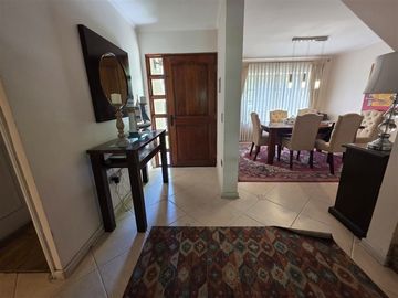 Casa en venta de 4 dorm. en Huechuraba