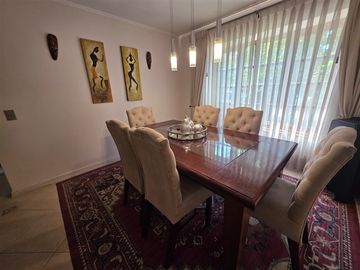 Casa en venta de 4 dorm. en Huechuraba