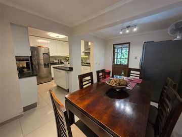Casa en venta de 4 dorm. en Huechuraba