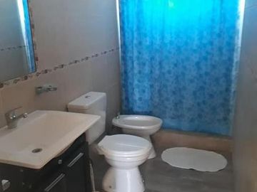 CASA 3 AMBIENTES, Y 4 DUPLEX DE 2 AMBIENTES ENFRENTE A QUINTA PRESIDENCIAL SOBRE RUTA 11