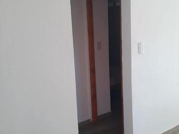 CASA 3 AMBIENTES, Y 4 DUPLEX DE 2 AMBIENTES ENFRENTE A QUINTA PRESIDENCIAL SOBRE RUTA 11