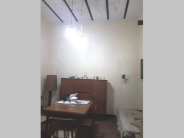 OPORTUNIDAD, A REFACCIONAR - PH en Venta en Parque Chacabuco 5 ambientes 4 dormitorios 2 baños 92 m2 contrafrente 2 plantas - Doblas 1000