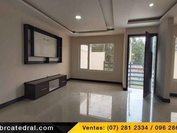 Casa de venta en Av. Ricardo Duran  – código:18951