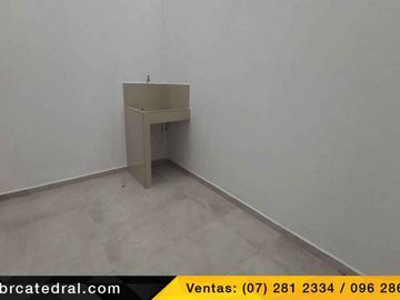 Casa de venta en Av. Ricardo Duran  – código:18951