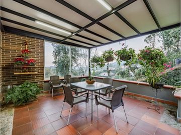 VENTA DE CASA EN ALTO DEL ESCOBERO  ENVIGADO, ANTIOQUIA