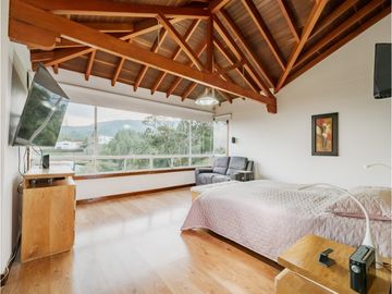 VENTA DE CASA EN ALTO DEL ESCOBERO  ENVIGADO, ANTIOQUIA