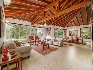 VENTA DE CASA EN ALTO DEL ESCOBERO  ENVIGADO, ANTIOQUIA