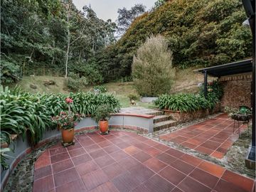 VENTA DE CASA EN ALTO DEL ESCOBERO  ENVIGADO, ANTIOQUIA