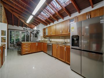 VENTA DE CASA EN ALTO DEL ESCOBERO  ENVIGADO, ANTIOQUIA