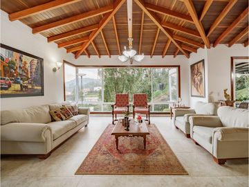 VENTA DE CASA EN ALTO DEL ESCOBERO  ENVIGADO, ANTIOQUIA