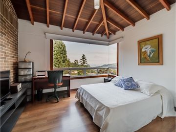 VENTA DE CASA EN ALTO DEL ESCOBERO  ENVIGADO, ANTIOQUIA