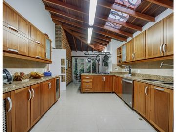 VENTA DE CASA EN ALTO DEL ESCOBERO  ENVIGADO, ANTIOQUIA