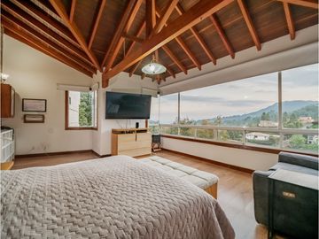VENTA DE CASA EN ALTO DEL ESCOBERO  ENVIGADO, ANTIOQUIA