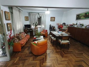 Casa PH en venta en Lanus Este