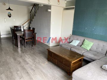 Venta de acogedor departamento dúplex en 4to piso en una de las zonas residenciales mas exclusivas de la ciudad. Cerca al colegio San José Obrero y Pa