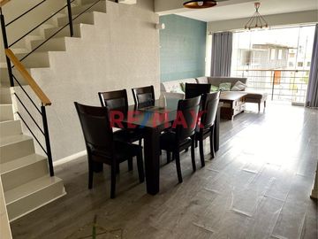 Venta de acogedor departamento dúplex en 4to piso en una de las zonas residenciales mas exclusivas de la ciudad. Cerca al colegio San José Obrero y Pa