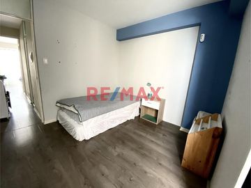 Venta de acogedor departamento dúplex en 4to piso en una de las zonas residenciales mas exclusivas de la ciudad. Cerca al colegio San José Obrero y Pa