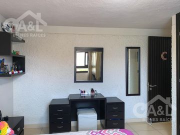 Casa en Venta en Fraccionamiento Lomas del Tejar con Jardin