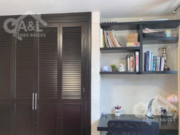 Casa en Venta en Fraccionamiento Lomas del Tejar con Jardin