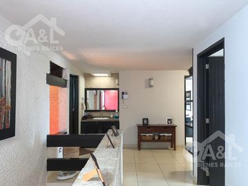 Casa en Venta en Fraccionamiento Lomas del Tejar con Jardin