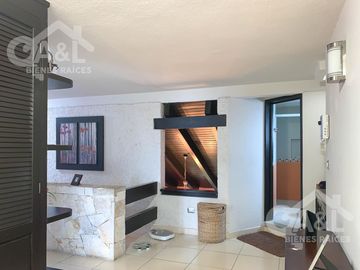 Casa en Venta en Fraccionamiento Lomas del Tejar con Jardin