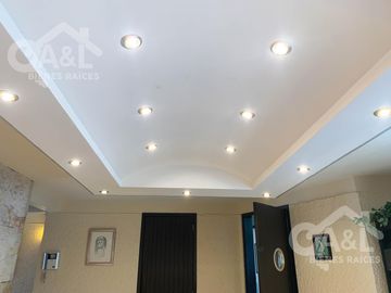 Casa en Venta en Fraccionamiento Lomas del Tejar con Jardin