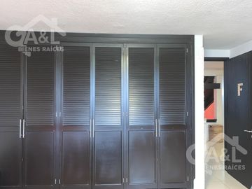Casa en Venta en Fraccionamiento Lomas del Tejar con Jardin