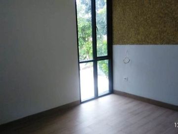 Rumah dijual 3 Lantai di Jagakarsa Jakarta Selatan