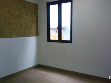 Rumah dijual 3 Lantai di Jagakarsa Jakarta Selatan