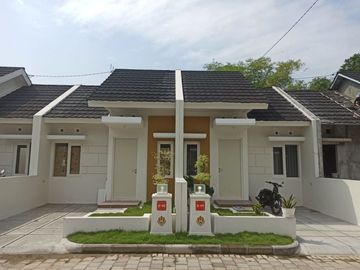 RUMAH CANTIK 300 JTAN DEKAT EXIT TOL . PROMO ALLIN BULAN INI