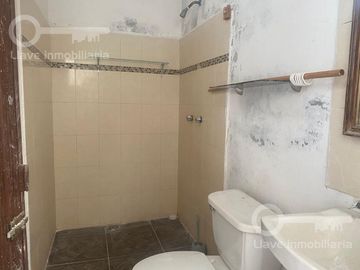 Venta de Casa de 2 niveles,  en Av. de los Insurgentes, Col. El Tesoro, Coatzacoalcos, Veracruz.