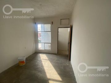 Venta de Casa de 2 niveles,  en Av. de los Insurgentes, Col. El Tesoro, Coatzacoalcos, Veracruz.
