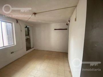 Venta de Casa de 2 niveles,  en Av. de los Insurgentes, Col. El Tesoro, Coatzacoalcos, Veracruz.